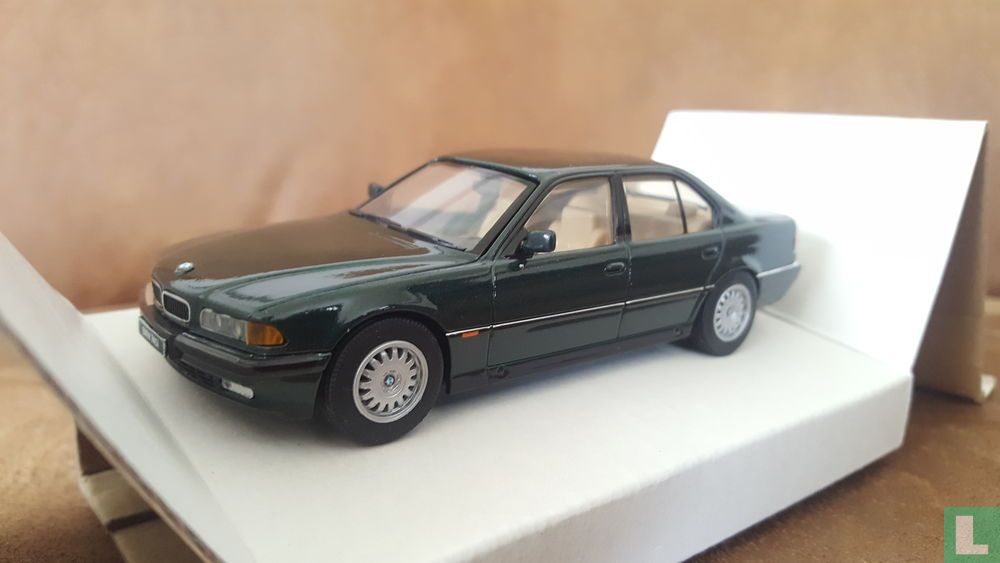 BMW 740i