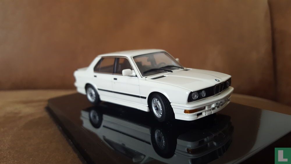 BMW M535i (E12)