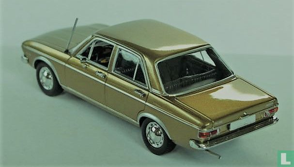 Audi 100 C1