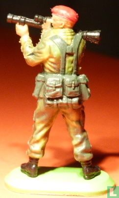 Fallschirmjäger mit Panzerfaust