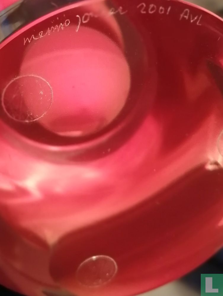 Menno Jonker glass object 2001 Red