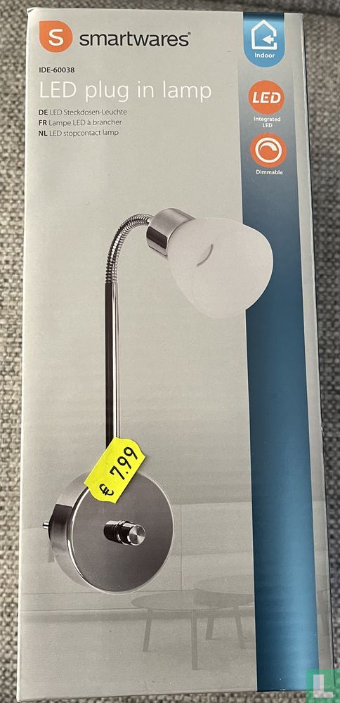 Led plug in lamp