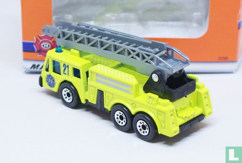 Oshkosh Fire Engine 