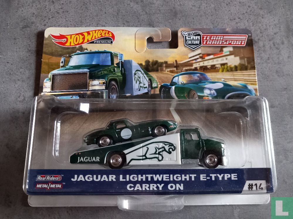Jaguar E-type op autotransporter