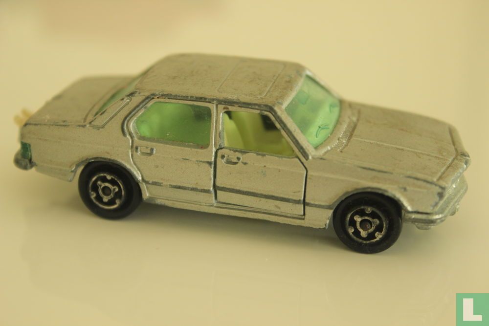 BMW 733