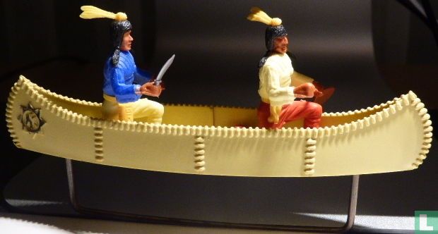 Indiens en canoë