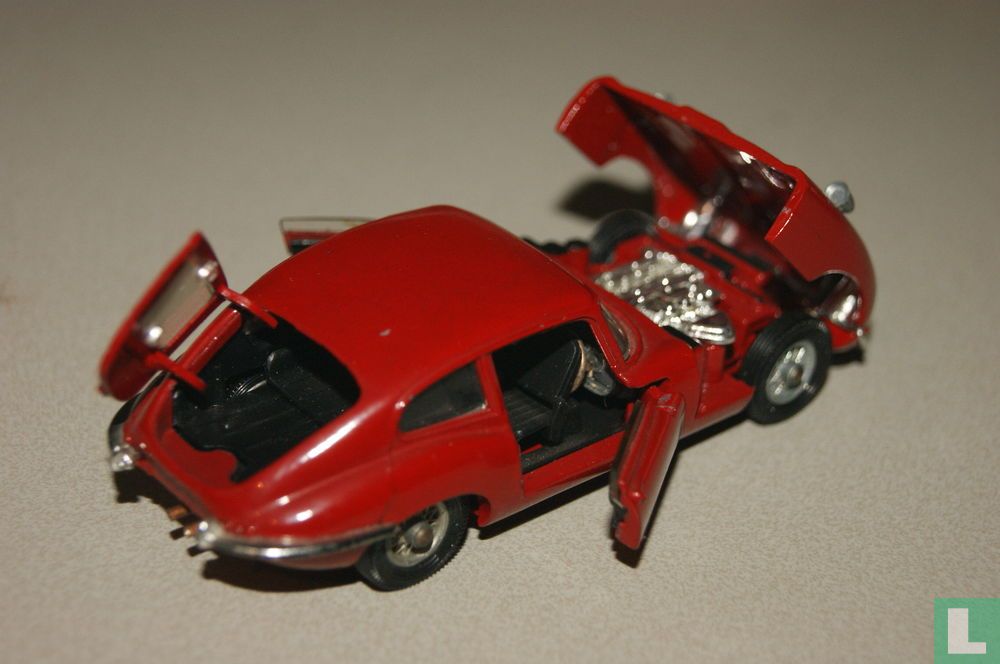 Jaguar E-type 2 + 2  