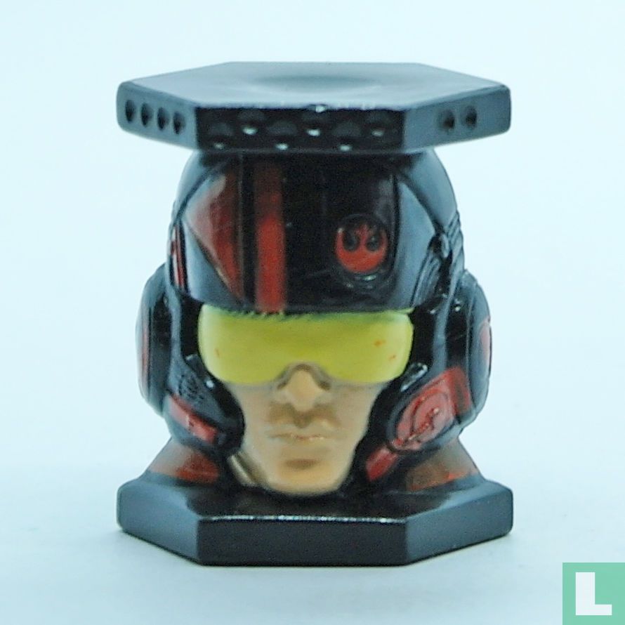 Poe with Helmet