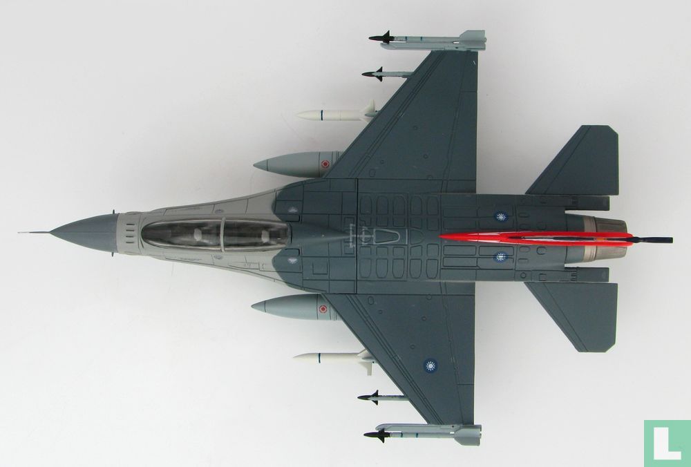 Hobby Master 1/72 F-16B Fighting Falcon NSAWC TOPGUN - Mimetica Blu/Grigia HA38019 - Foto 5