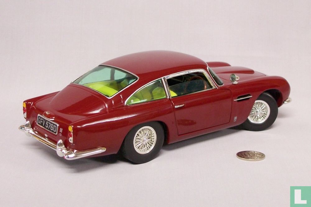 Aston Martin DB5