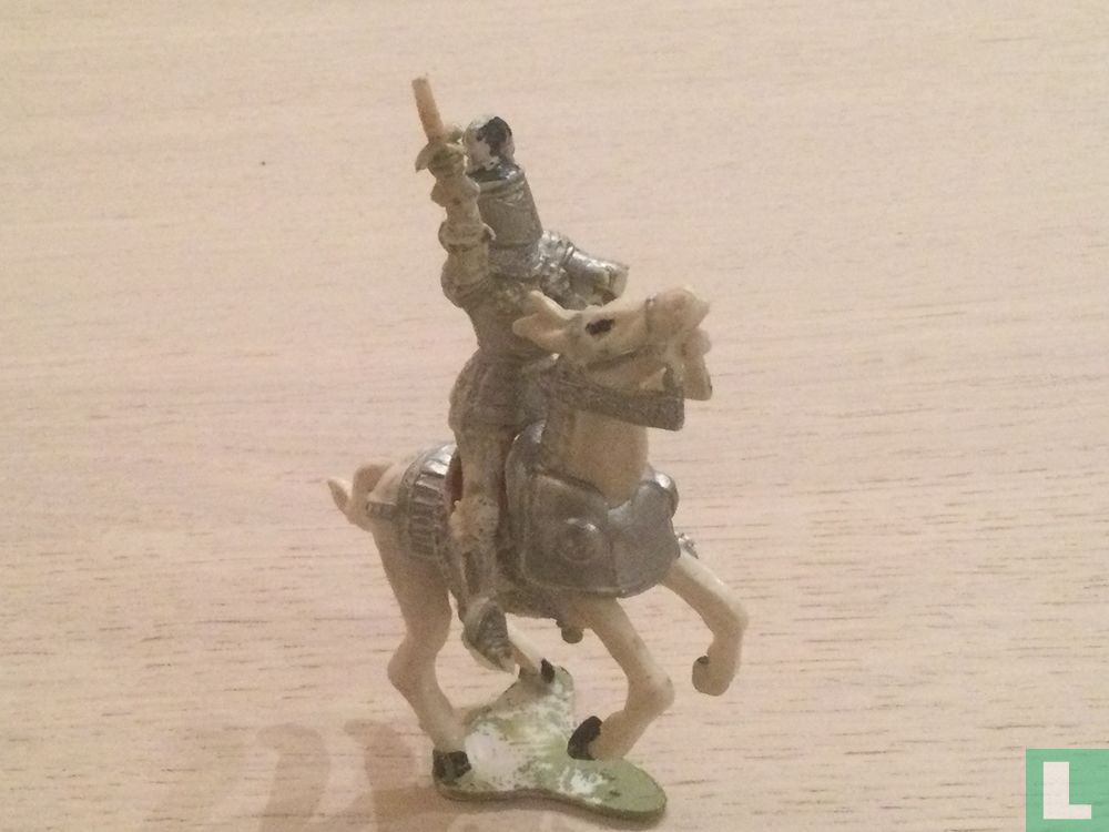Ritter zu Pferd
