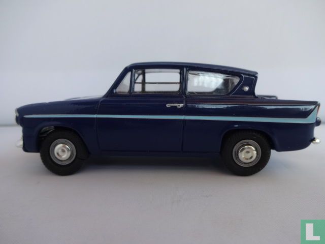 Ford Anglia 105E