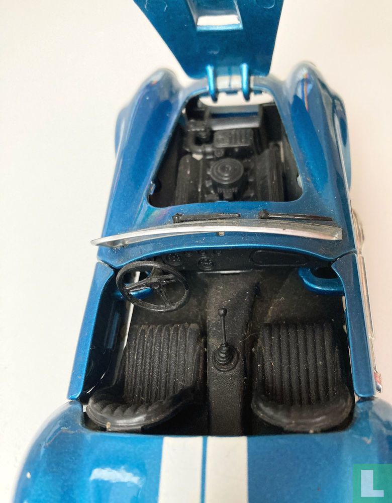 AC Cobra #33