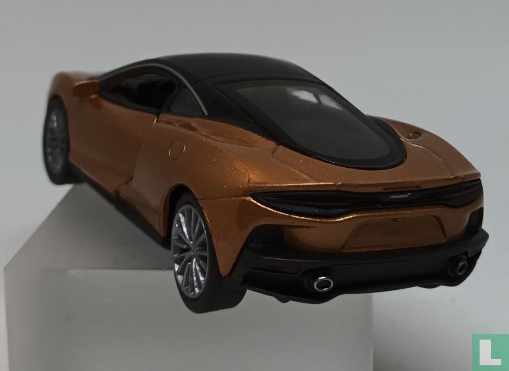 McLaren GT