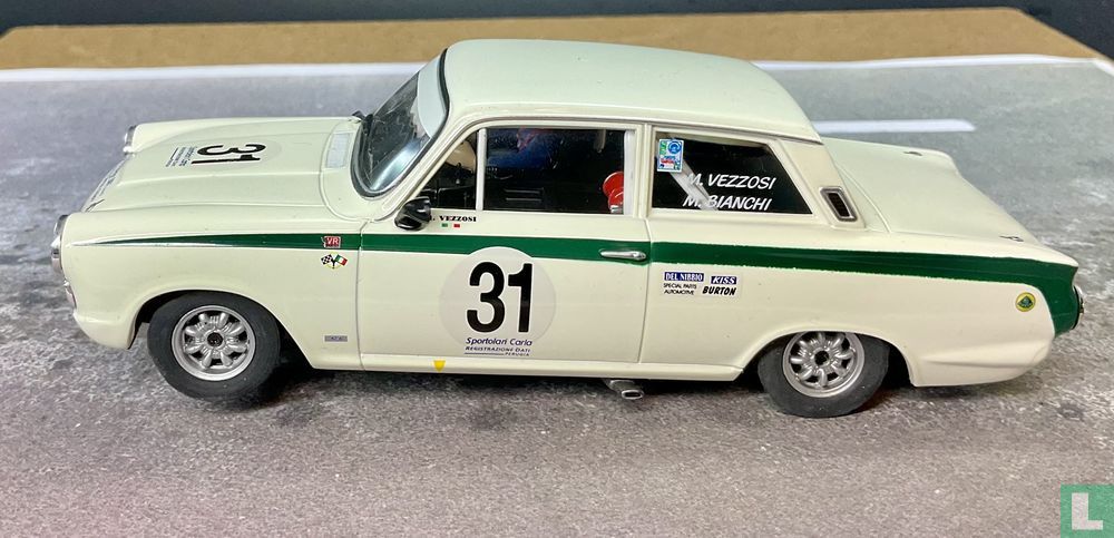 Revellスロットカー LOTUS CORTINA 1/32 【希少】 1⁄32 CORTINA LOTUS