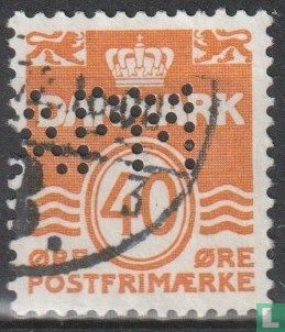 Number, Crown and Waves