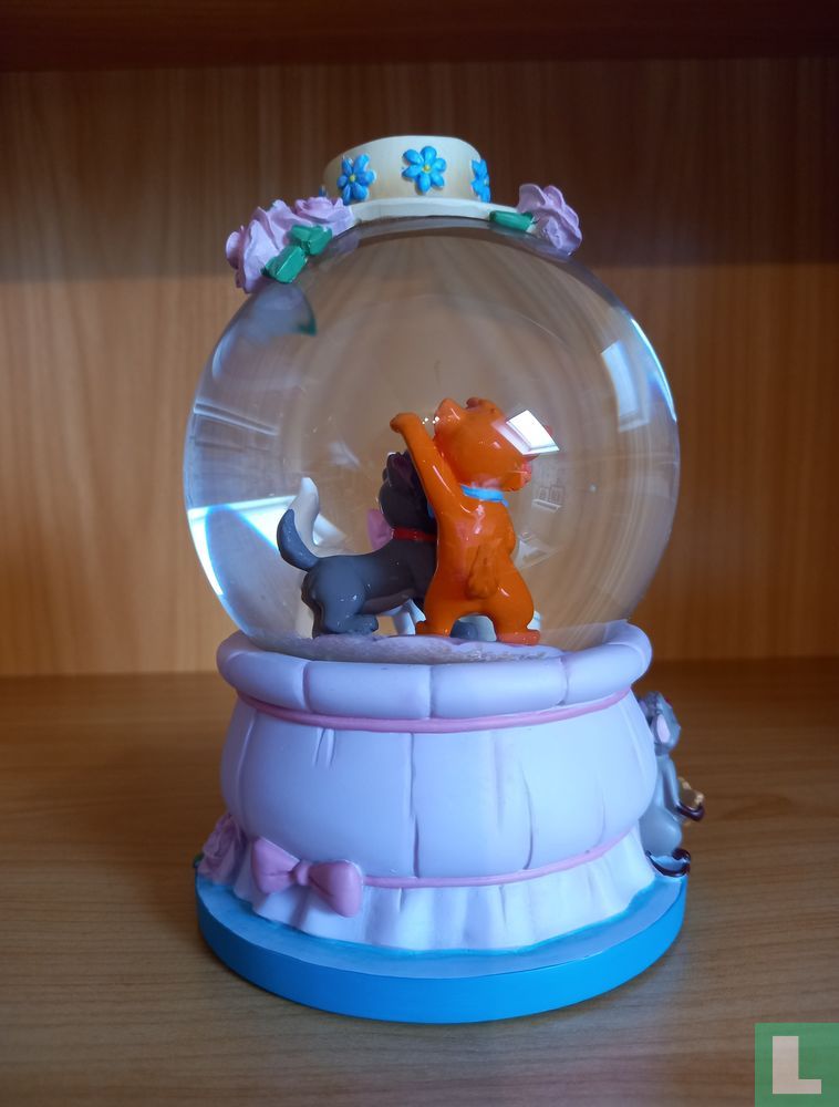 The Aristocats - snow globe