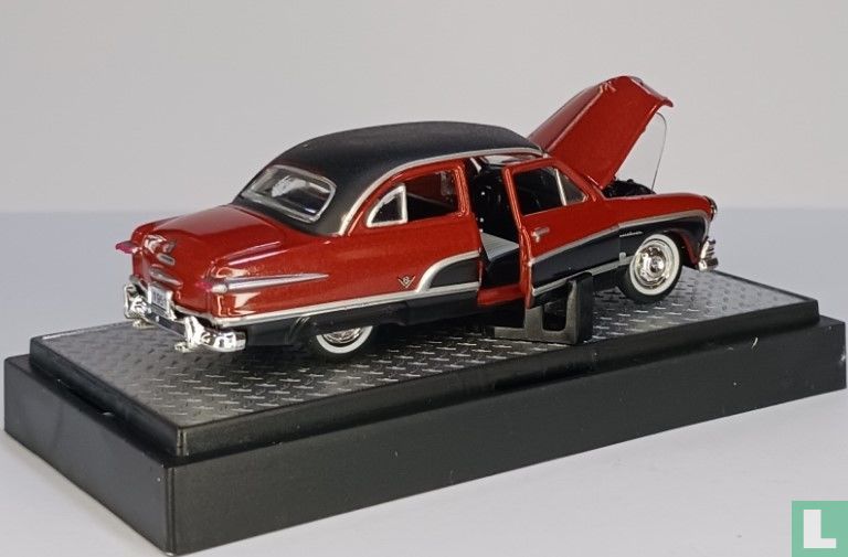 Ford Crestliner