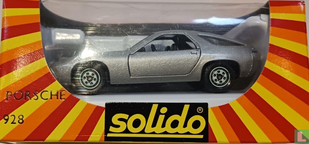 Porsche 928