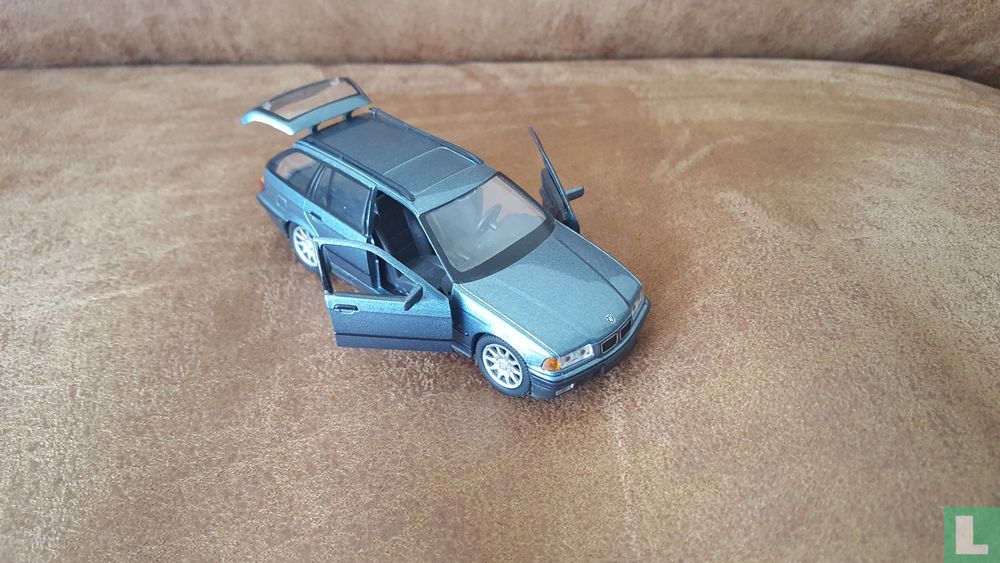 BMW 325i touring
