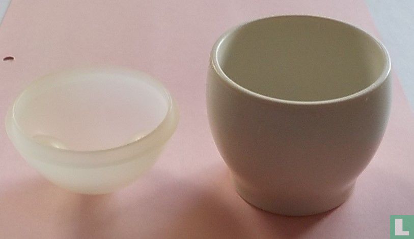 Egg cooker for microwave