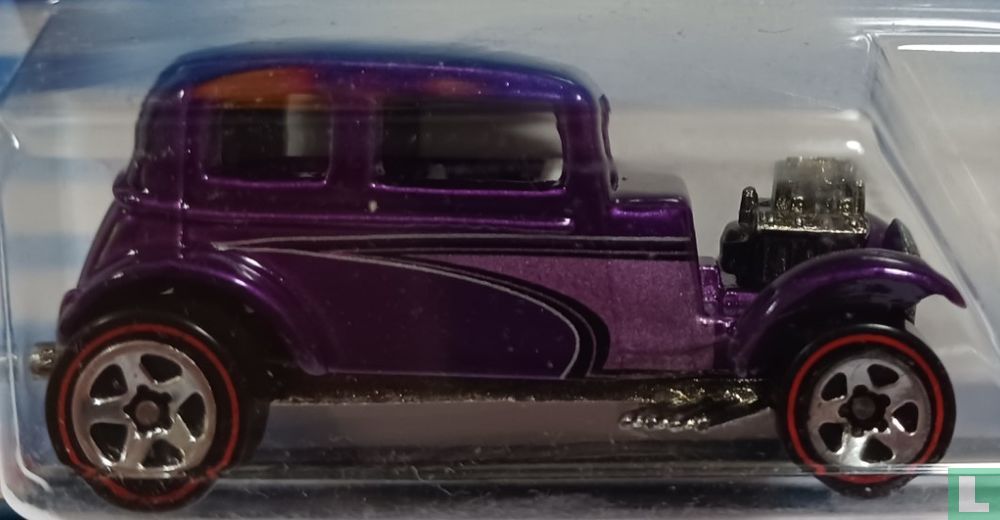 '32 Ford Vicky