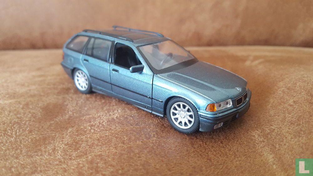 BMW 325i touring