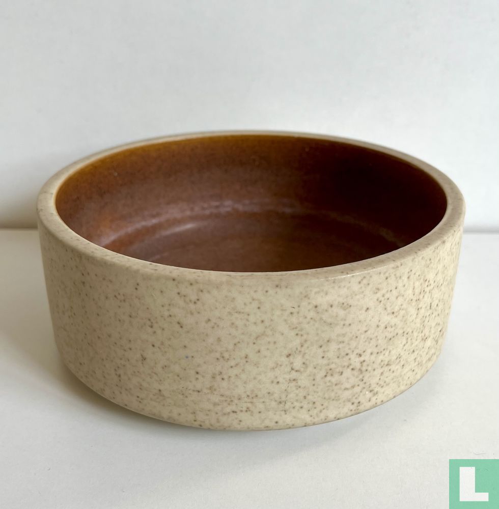 Planter - eggshell