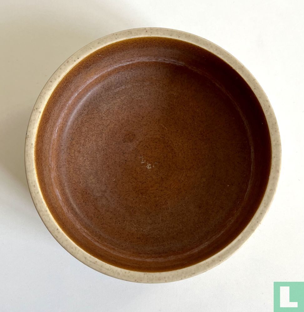 Planter - eggshell