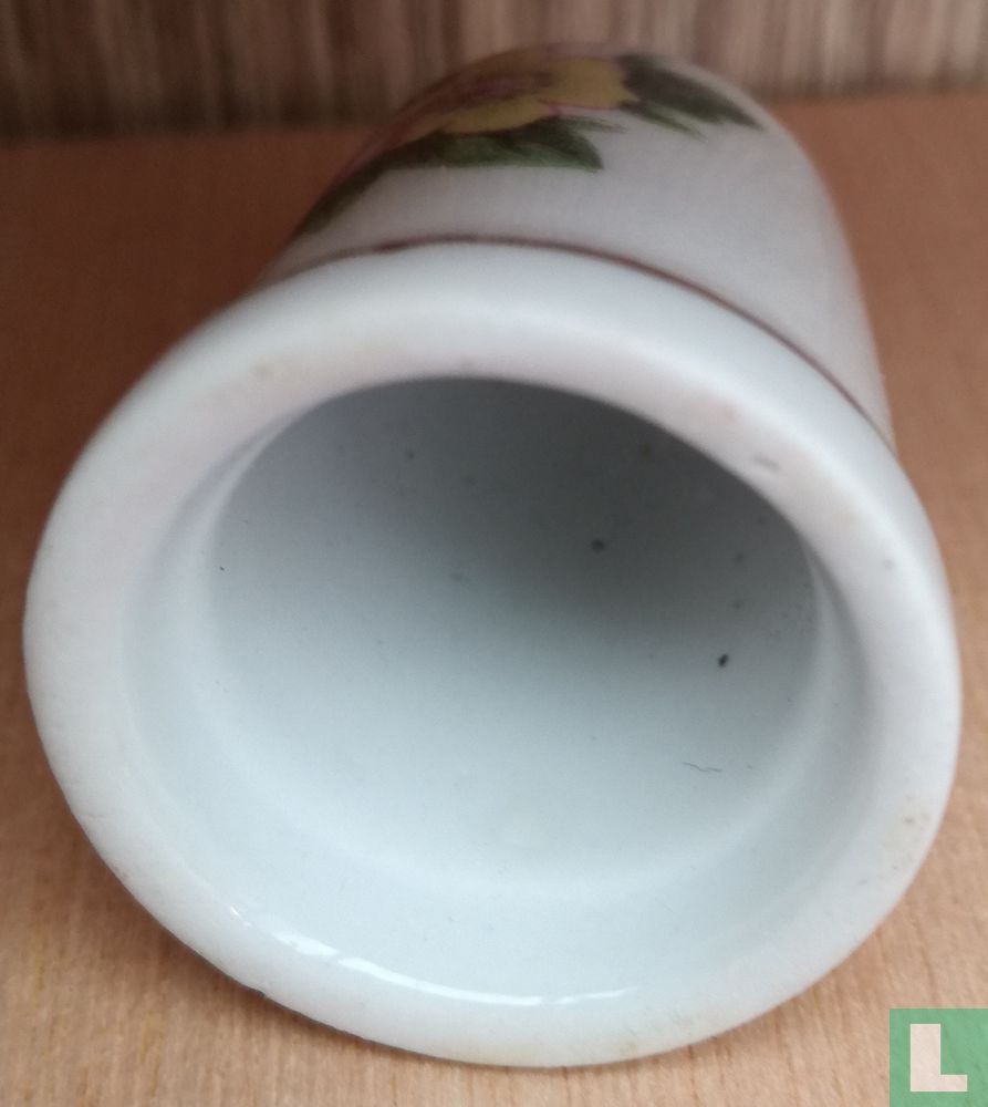 [Roze en gele bloem]