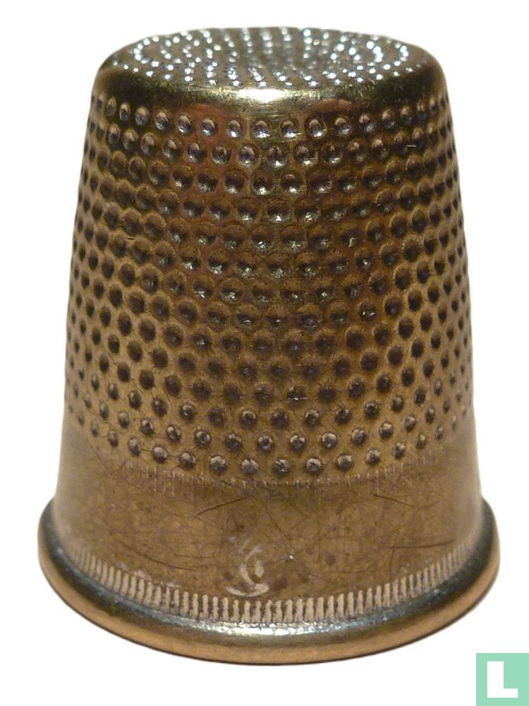 Metalen vingerhoedje