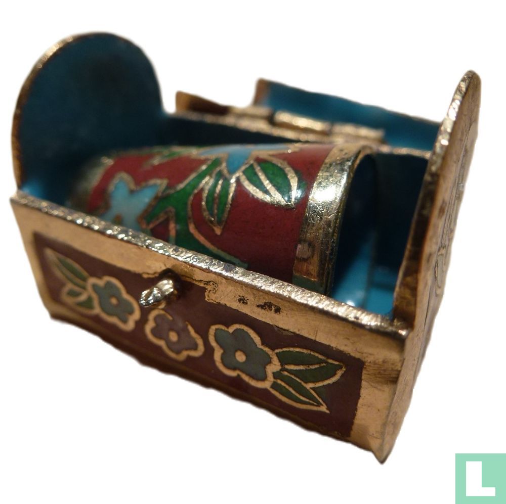 [Messing vingerhoed + kistje]