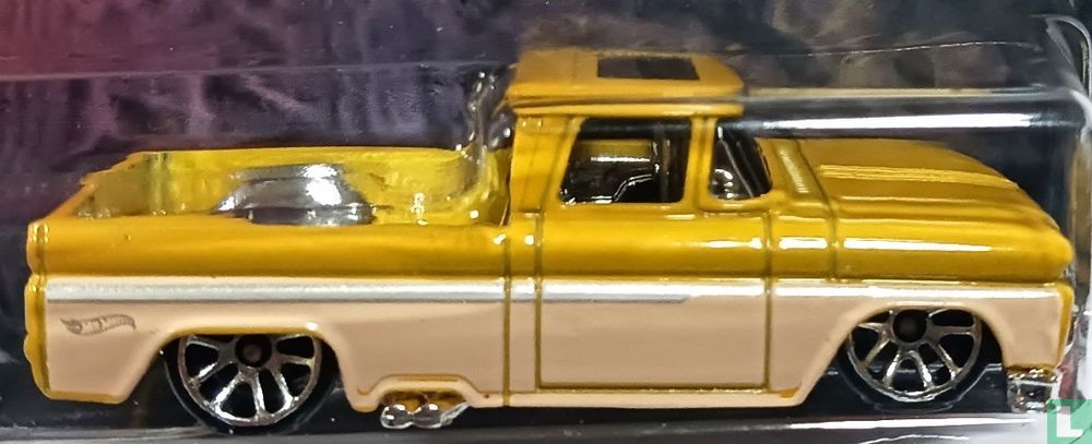 Custom '62 Chevy Pickup