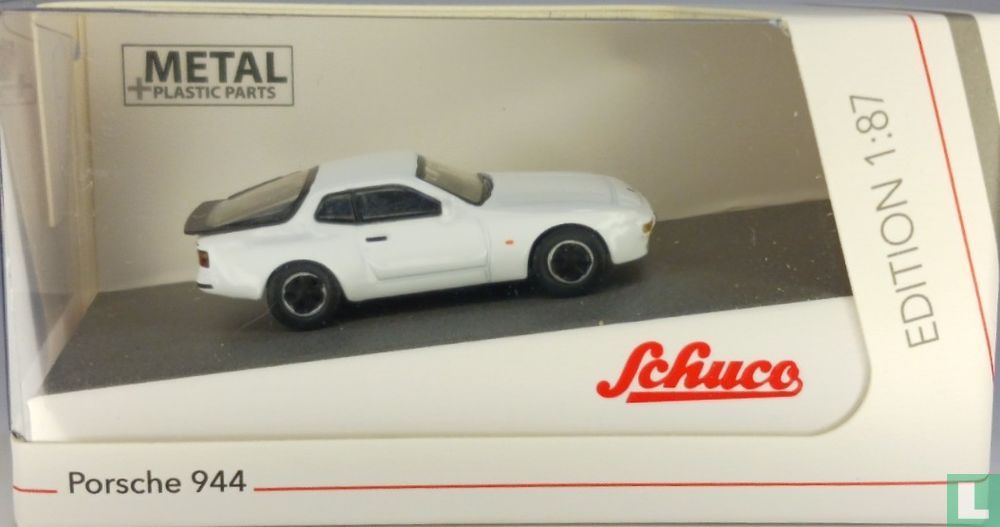 Porsche 944