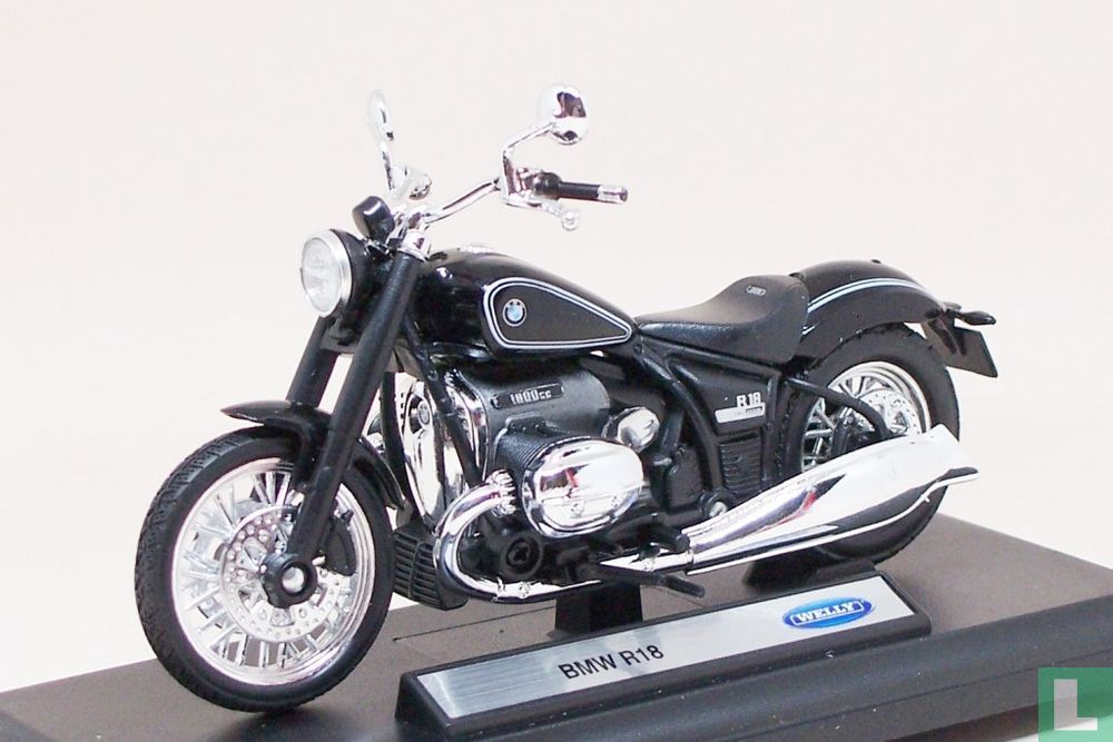 BMW R18
