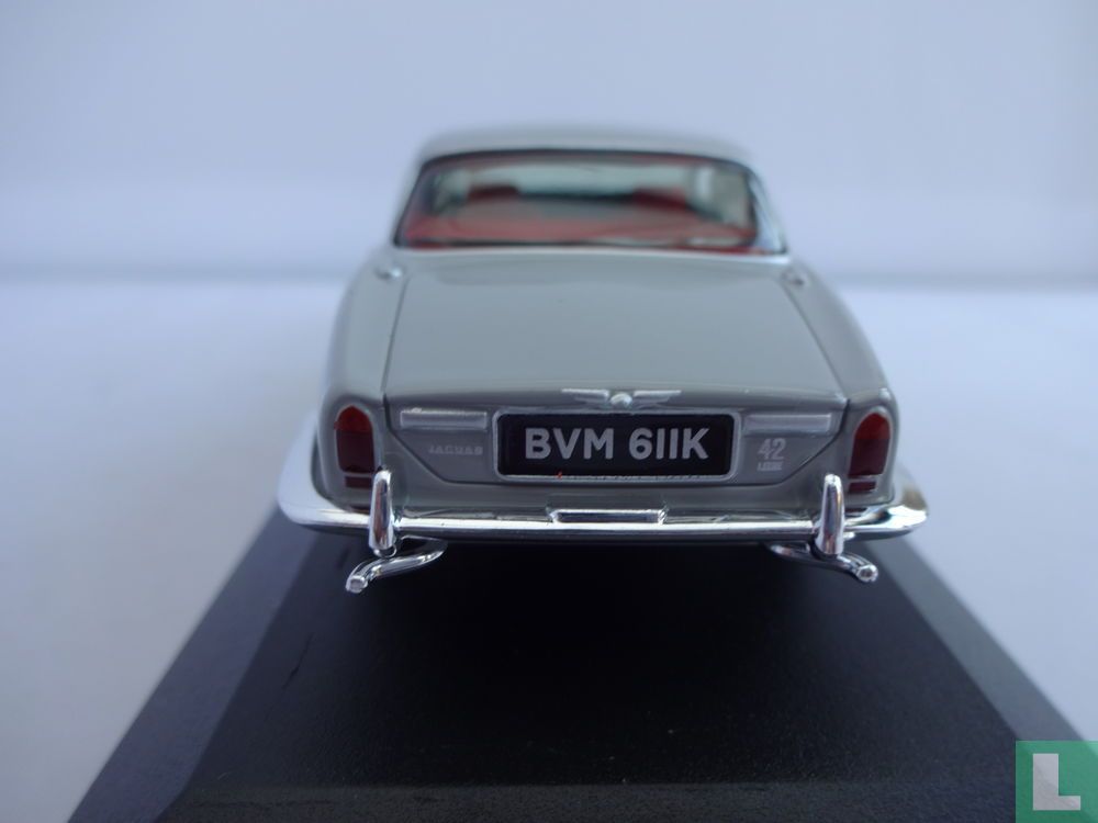 VANGUARDS 1/43 SCALE Diecast VA08605 - Jaguar XJ6 Series 1 - Sable EUR VANGUARDS 1/43 SCALE Diecast VA08605 - Jaguar XJ6 Series 1 - Sable EUR