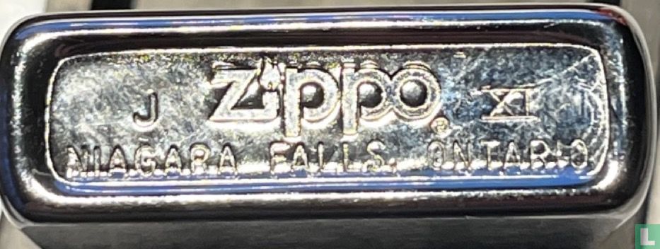 Zippo Canada Maple Leaf