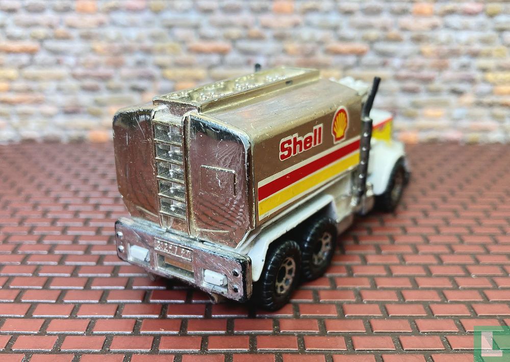 Peterbilt Tanker 'Shell'