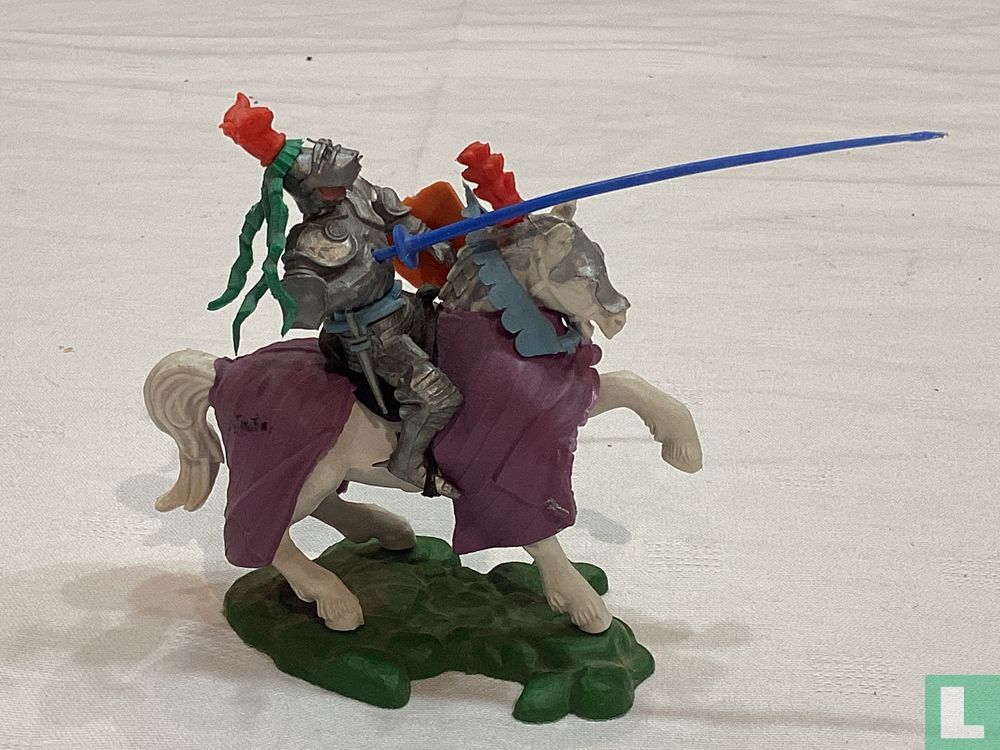 Berittener Ritter mit Lanze und Schild