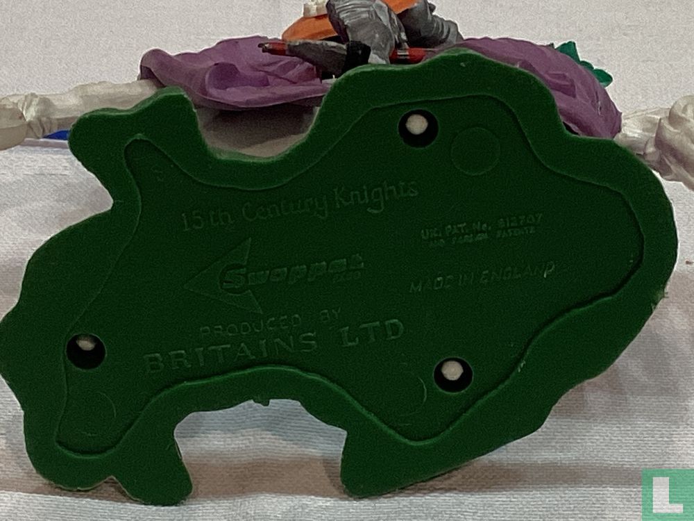 Berittener Ritter mit Lanze und Schild