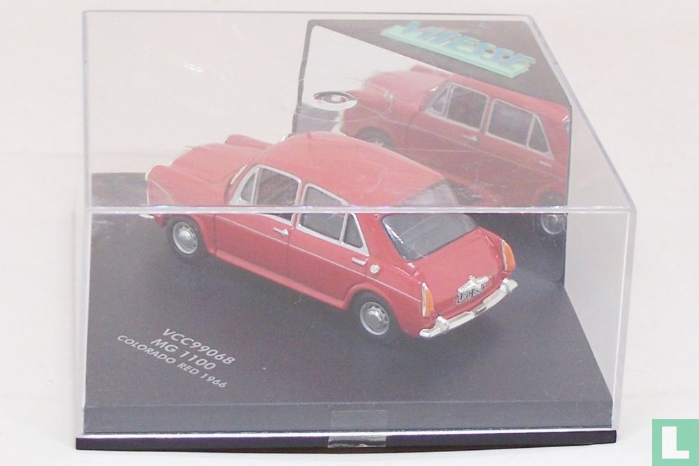 MG 1100