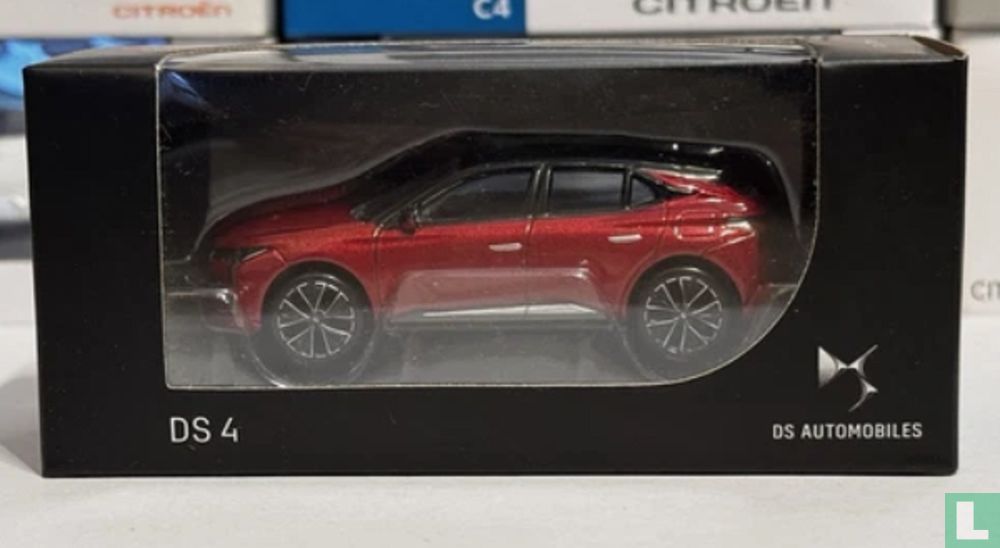 DS 4