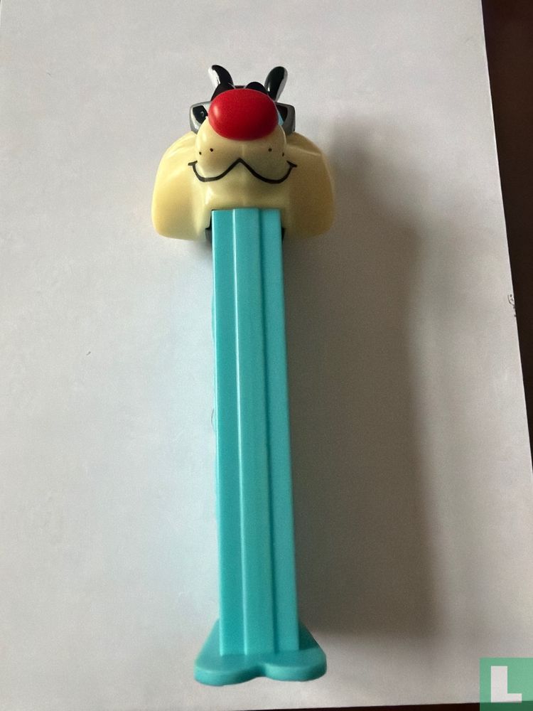 Sylvester with glasses 