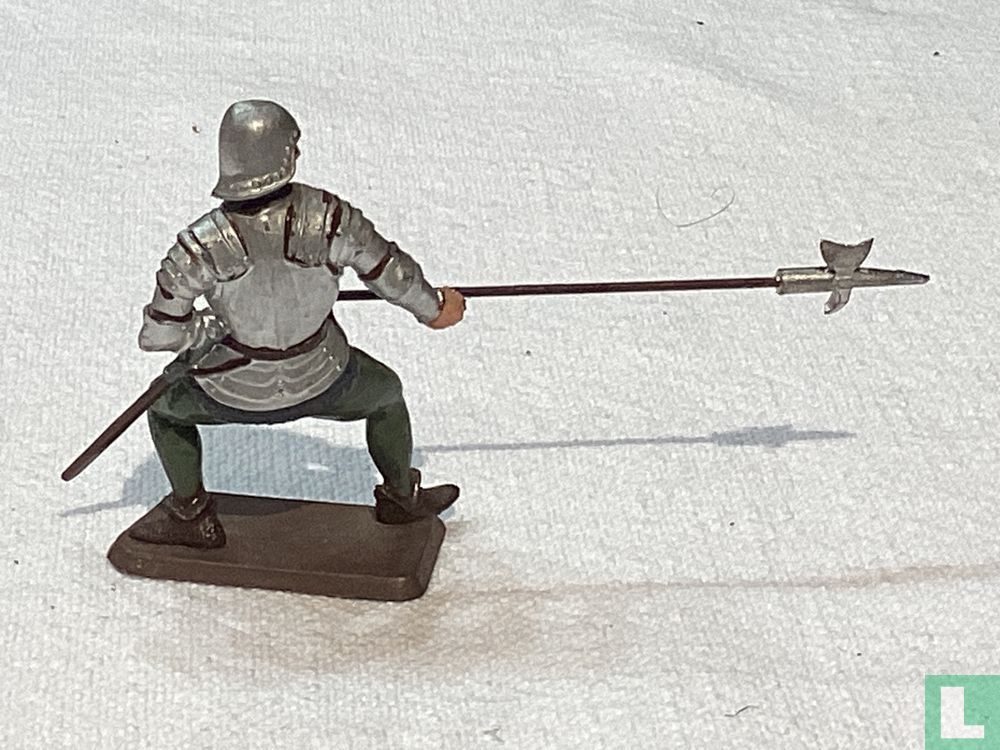 Soldat mit Hellebarde