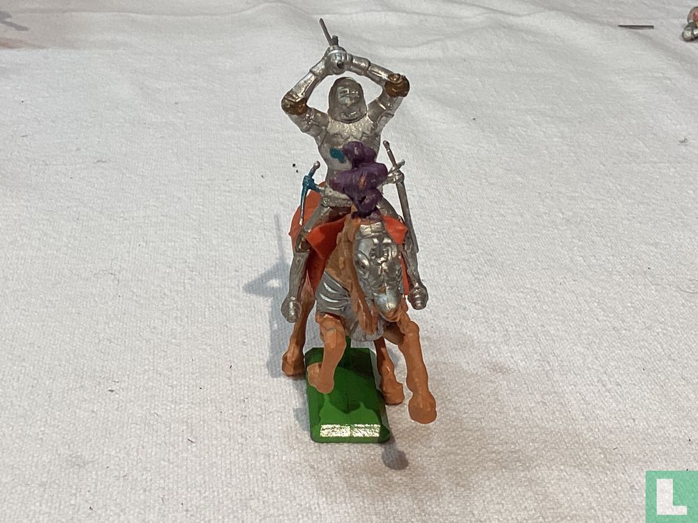 Ritter zu Pferd