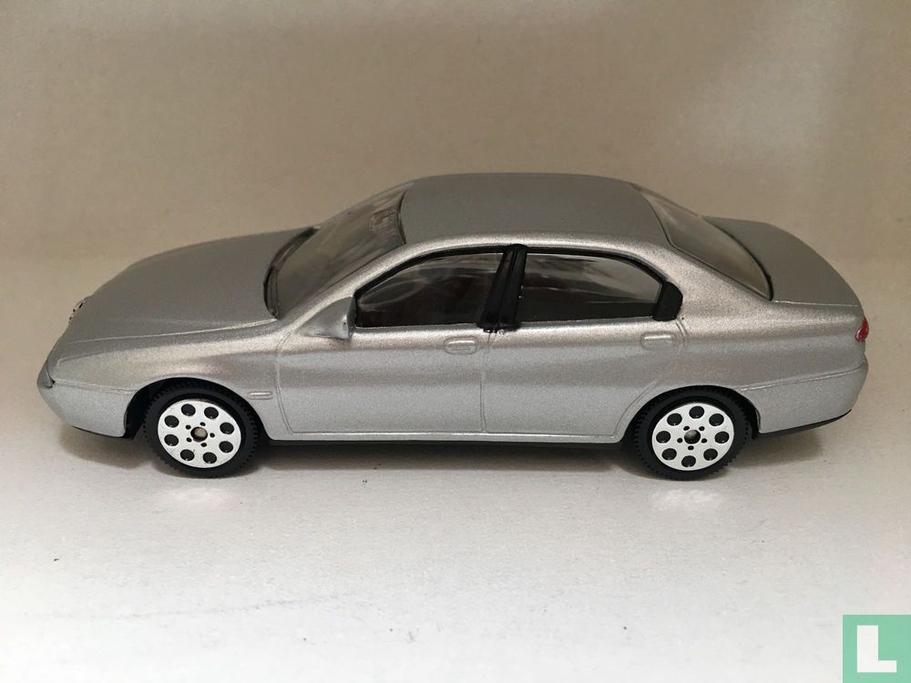 Alfa Romeo 166