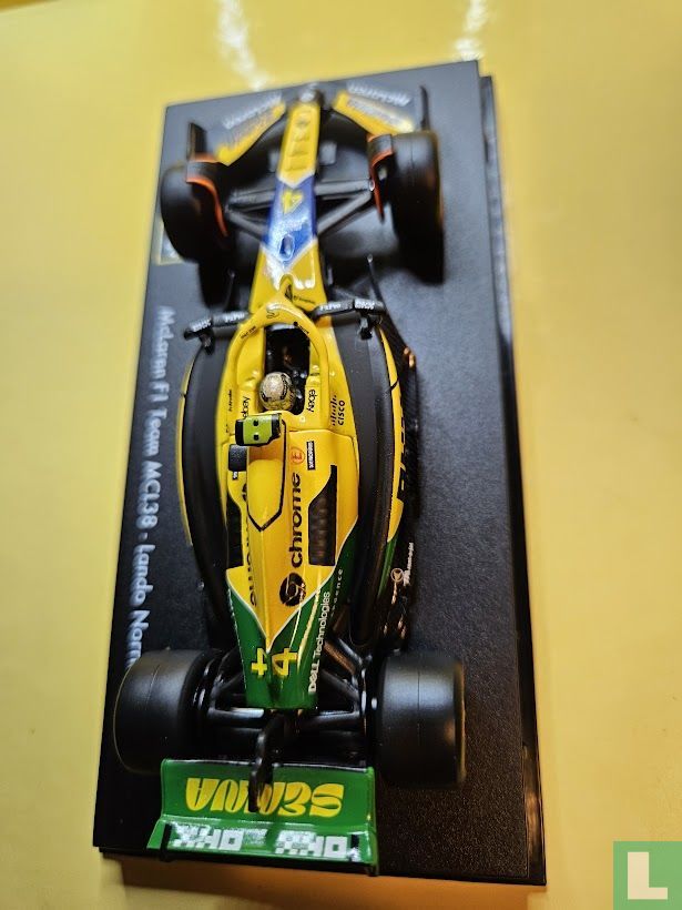McLaren MCL38