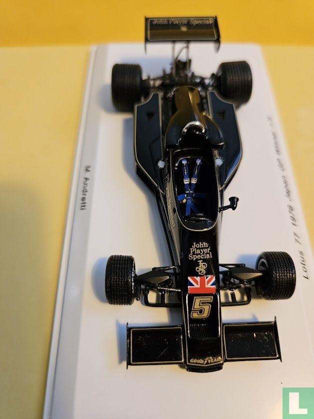 Lotus 77