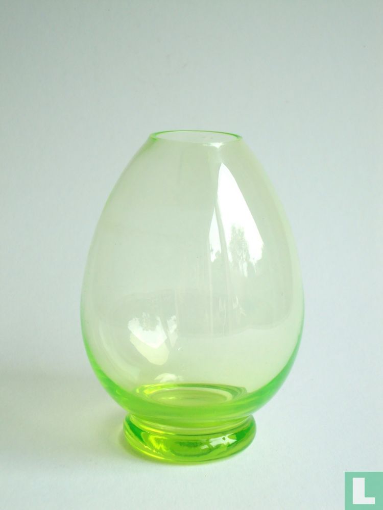 Oeuf Vase vert-chine