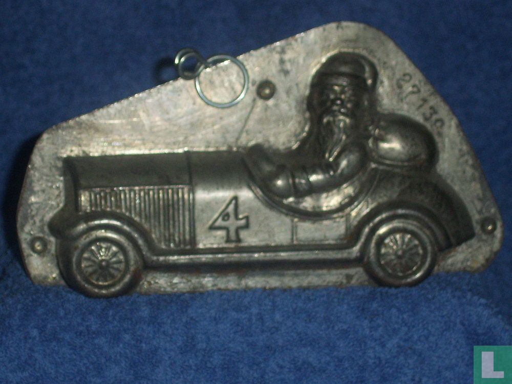 Kerstman in auto